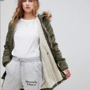 Abercrombie&Fitch fur lined parka